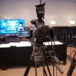 『知ってますか？スマートなテレビの選び方』正面カメラ